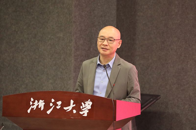 吕董3.jpg